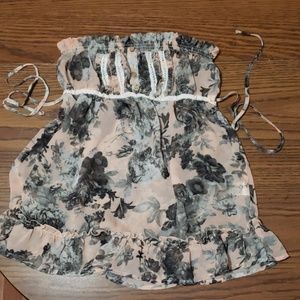 Very cute, strapless top